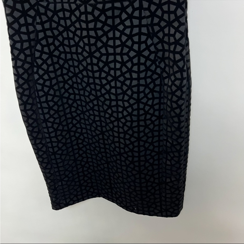 Calvin Klein Black Velvet Sheath Dress Knee Length Sleeveless Cocktail US 8 - Picture 3 of 8